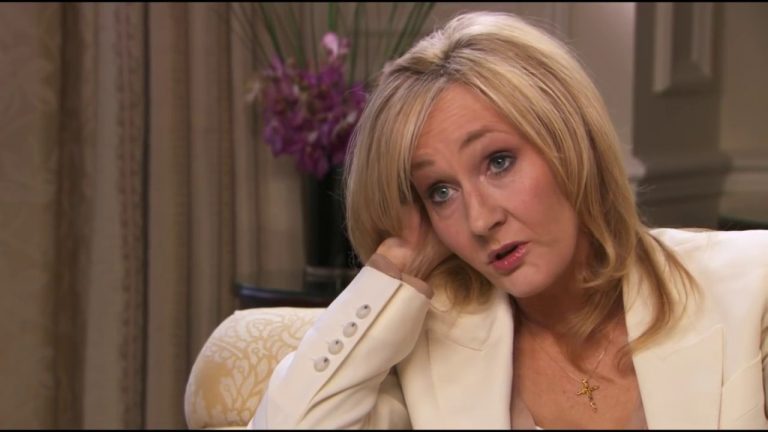 Οι διάσημοι που «έπεσαν από το θρόνο» τους εξαιτίας των αντι-LGBTQ+ απόψεων τους