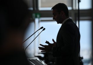 «Κρύος ιδρώτας» στην κυβέρνηση για την καθημερινότητα – Ακρίβεια, (αν)ασφάλεια, μεταναστευτικό