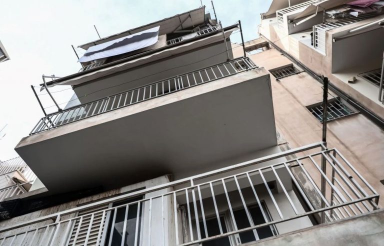 Νέος Κόσμος: Τα βασανιστήρια στην 35χρονη από τον σύντροφό της – «Με έδεσε, με βίασε και μου ζητούσε χρήματα»