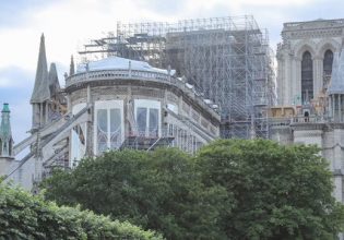 Γαλλία: Αντιδράσεις για το σχέδιο αντικατάστασης βιτρό της Παναγίας των Παρισίων