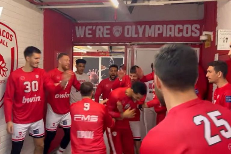 Ολυμπιακός: Η… επίθεση αγάπης στον Μήτρου-Λονγκ, τα παιδικά χαμόγελα και η γιορτή στο ΣΕΦ (vid)