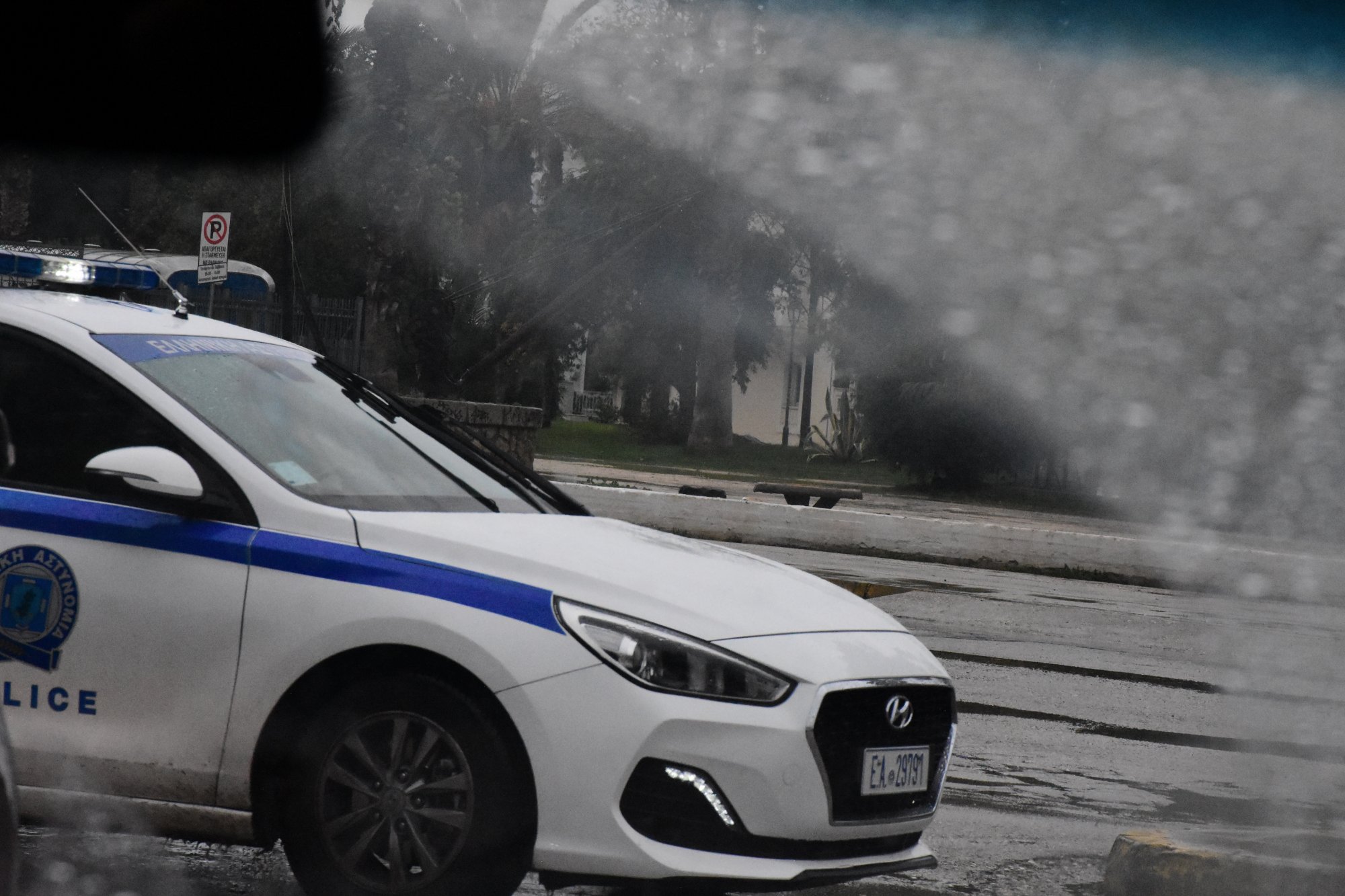 Πέθανε ο αστυνομικός που είχε τραυματιστεί μετά από καταδίωξη στην εθνική Αθηνών - Κορίνθου