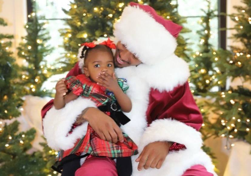 Ο Nick Cannon κάνει χριστουγεννιάτικη επίσκεψη σε παιδικό νοσοκομείο προς τιμήν του αδικοχαμένου γιου του