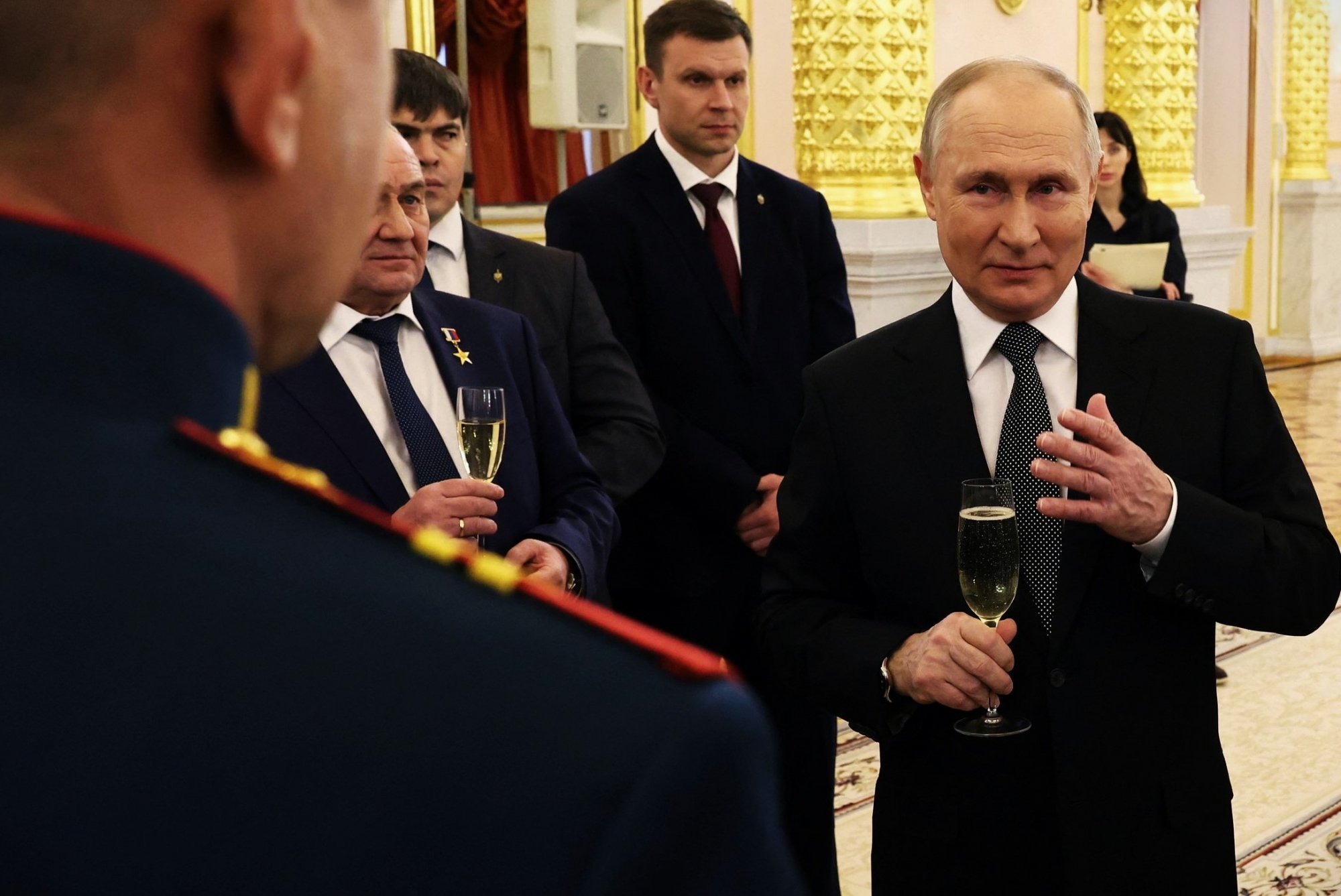 Οι 8 πολύ καλοί λόγοι που ο πρόεδρος Πούτιν και οι στρατηγοί του χαμογελάνε