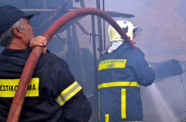 Τραγωδία στην Ελευσίνα – Νεκρός άνδρας μετά από φωτιά σε σπίτι
