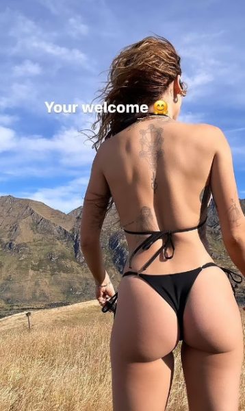 Η Ρίτα Όρα με το μικροσκοπικό μαύρο μπικίνι