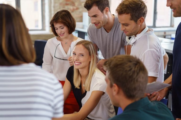 Εσύ πόσο «rizz» είσαι; Αυτή είναι η λέξη της χρονιάς και υπάρχει λόγος