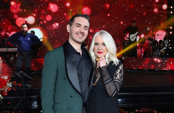 Η Ρούλα Κορομηλά με τον Μιχάλη Χατζηγιάννη