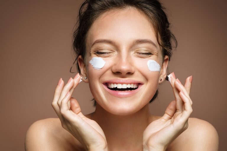 Skincare: 5 trends που αξίζει να δοκιμάσεις το 2024