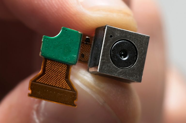 «Θέλω να πληρώσει γι’ αυτά που έχει κάνει» – Σοκαρισμένη η θετή κόρη του κομμωτή που την παρακολουθούσε