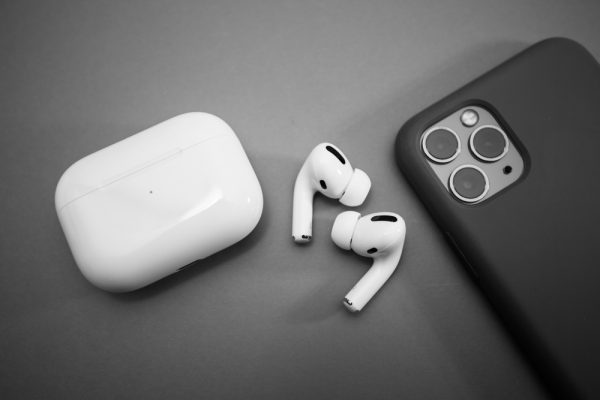 Airpods Pro 2ης γενιάς: Σε τι διαφέρουν από τα προηγούμενα;