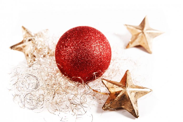 Χριστουγεννιάτικος στολισμός: Κομψές και οικονομικές λύσεις για μικρούς χώρους