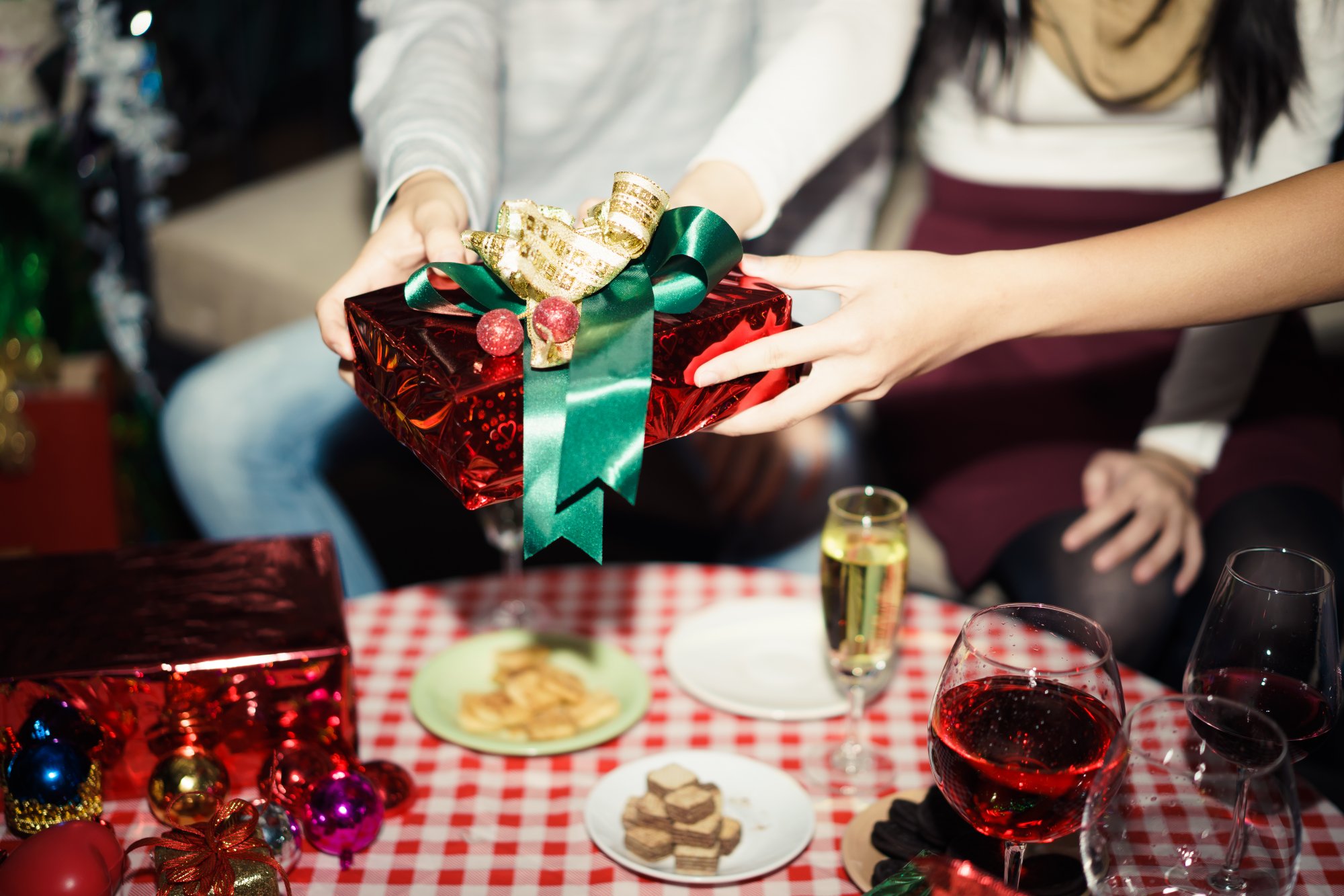 Dirty Santa: Μία ανταλλαγή δώρων που θα φέρει στην επιφάνεια την πιο naughty εκδοχή σου