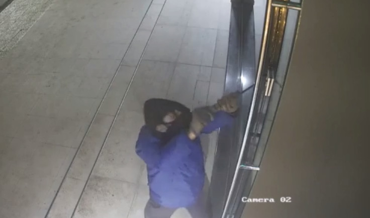 Χαλκίδα: Στα «δίχτυα» της αστυνομίας 16χρονος που διέρρηξε ζαχαροπλαστείο – Τον τσάκωσαν στο πέμπτο «χτύπημα»