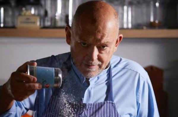 Στέλιος Παρλιάρος: «Έλεγαν να μην έρχονται στο μαγαζί μου γιατί θα κολλούσαν AIDS – Το έκλεισα»