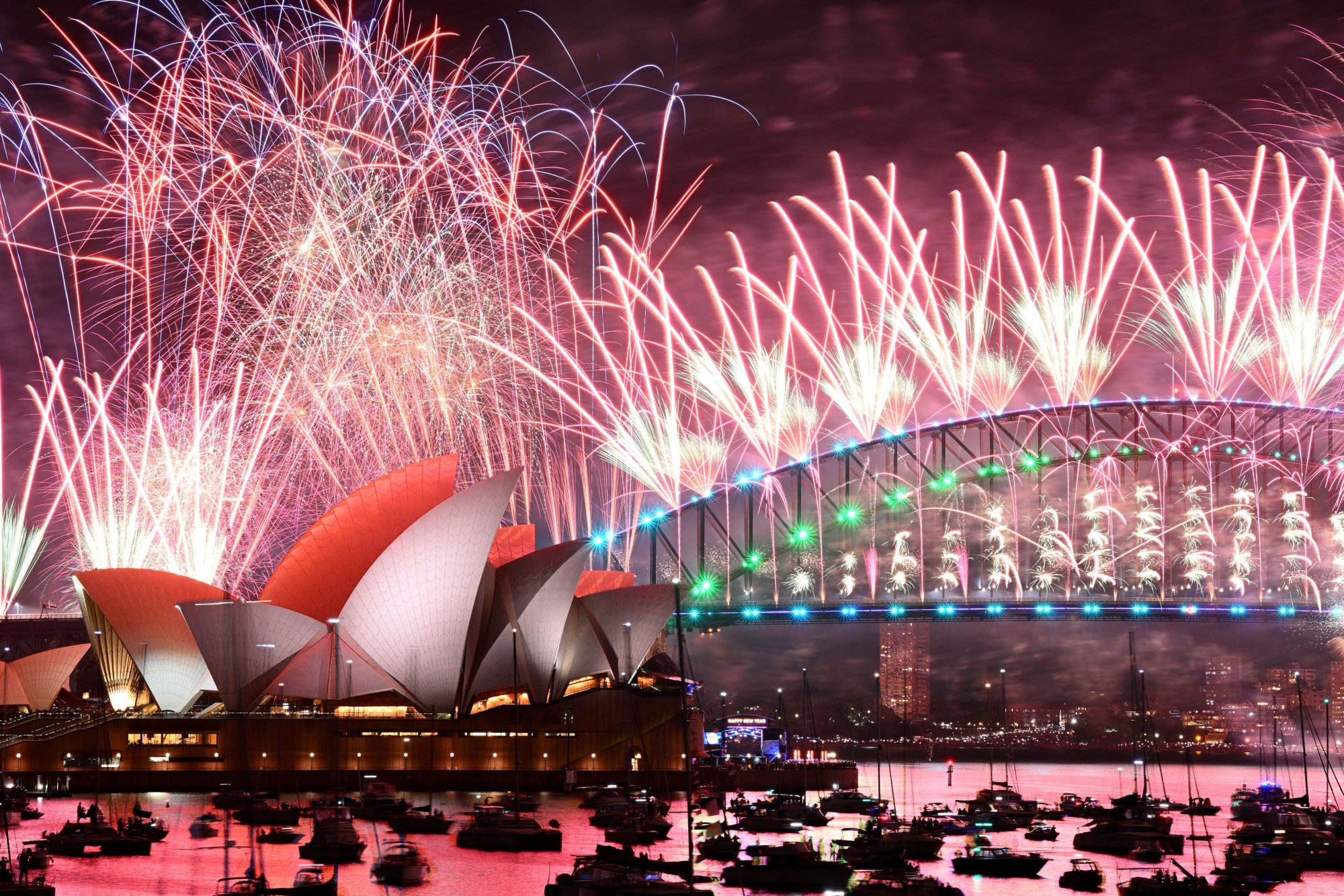 Πρωτοχρονιά: Ο πλανήτης υποδέχεται εκρηκτικά το 2024 - Υπερθέαμα σε Νέα Ζηλανδία και Αυστραλία