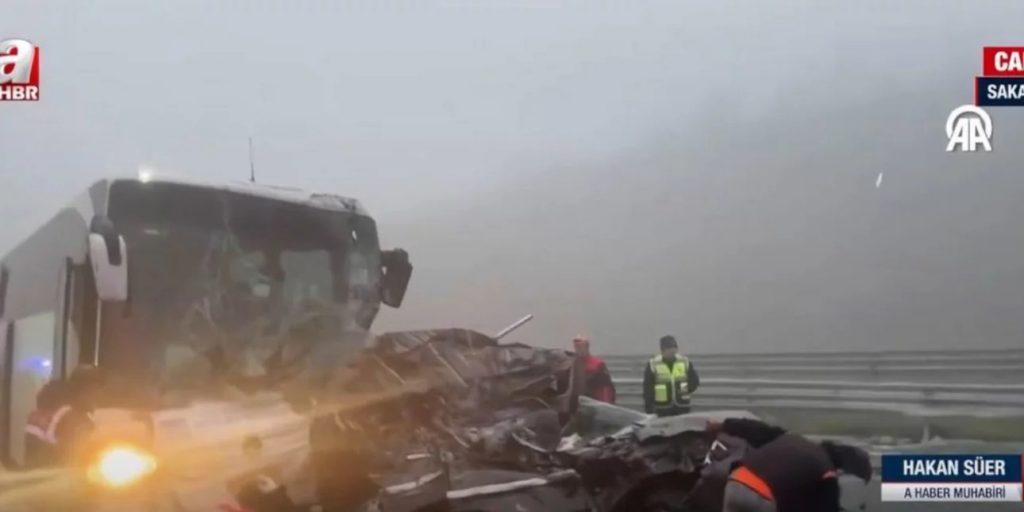 Τουρκία: Συγκλονιστικό τροχαίο με 11 νεκρούς και 54 τραυματίες στο Μαρμαρά