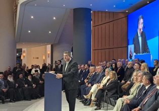 Ο Τζιτζικώστας ορκίστηκε περιφερειάρχης Κ. Μακεδονίας απαγγέλλοντας Σεφέρη