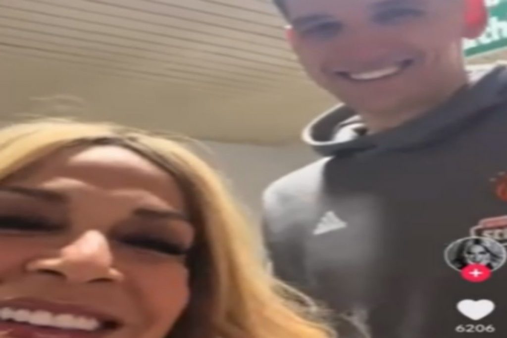 Έπος: Η Άννα Βίσση τραγούδησε μαζί με τον Μήτογλου το «Κι έχω τόσα να θυμάμαι» (vid)