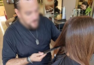 Βριλήσσια: Τσουνάμι καταγγελιών για τον «ματάκια» κομμωτή – Τα στικάκια και το υλικό από τις κάμερες