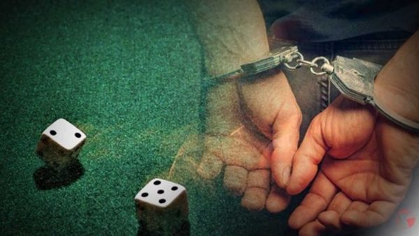 Ρέθυμνο: Χειροπέδες σε δέκα άτομα για «μπαρμπούτι» σε καφετέρια