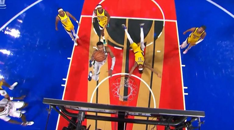 Εκπληκτικός, αλλά μόνος του ο Γιάννης απέναντι στους Πέισερς (vids)