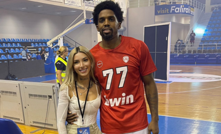 Η Χριστουγεννιάτικη φωτογραφία της οικογένειας ΜακΚίσικ (pic)