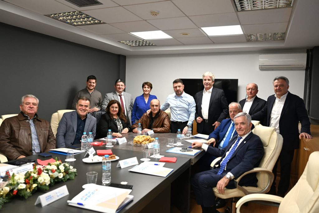 Λύση σε κάθε πρόβλημα των κατοίκων της Ανατολικής Αττικής υποσχέθηκε ο Ν. Χαρδαλιάς