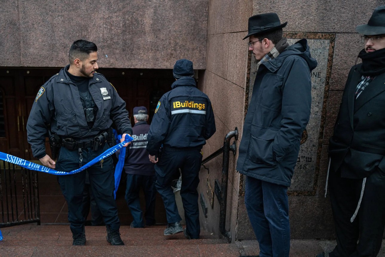 Νέα Υόρκη: Εννέα συλλήψεις έπειτα από σύγκρουση της Αστυνομίας με κοινότητα Εβραίων σε υπόγεια σήραγγα