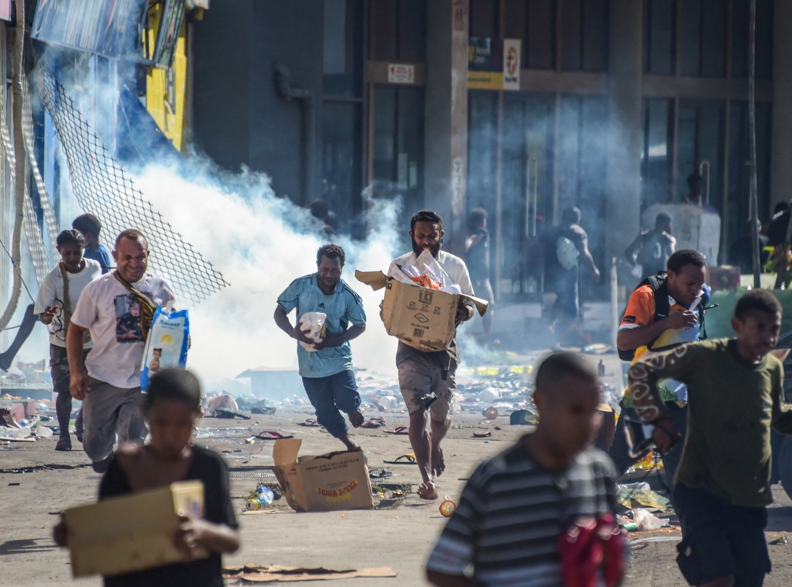 Παπούα Νέα Γουινέα: Δεκαπέντε νεκροί έπειτα από βίαια επεισόδια - Η δέσμευση του πρωθυπουργού