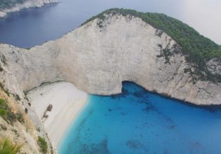 Ναυάγιο Ζακύνθου: Διαλύεται το πλοίο «Παναγιώτης» στην παραλία – Τη διαχείριση ζητά ο Δήμος από την κυβέρνηση