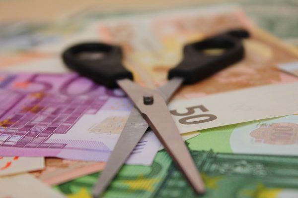 Στην προτελευταία θέση της ΕΕ η αγοραστική δύναμη των Ελλήνων