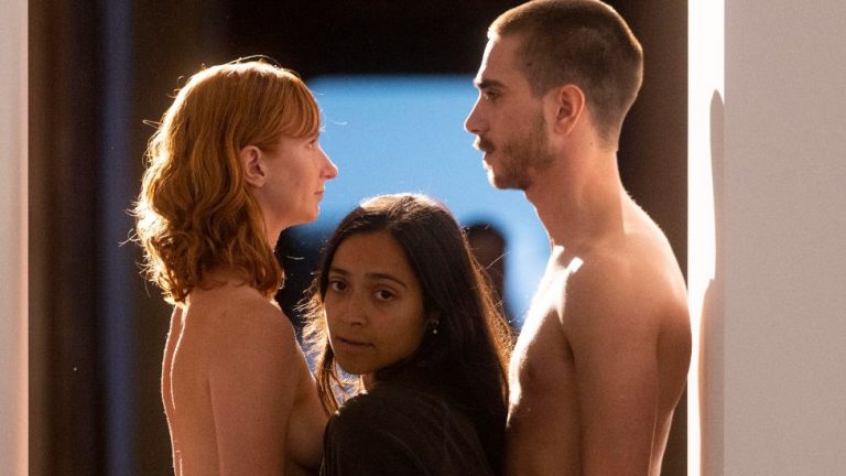 Καλλιτέχνης καταγγέλλει ότι δέχτηκε «σεξουαλική επίθεση» σε περφόρμανς της Μαρίνα Αμπράμοβιτς