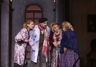 Το θρυλικό «Έκτο Πάτωμα» επιστρέφει στη σκηνή του Παλλάς για (λίγες) τελευταίες παραστάσεις