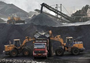 ΑΠΕ: Η πράσινη ενέργεια ετοιμάζεται να εκθρονίσει τον γαιάνθρακα