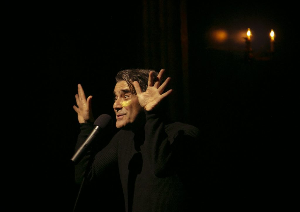 «Κόκκαλο» με τον Γεράσιμο Γεννατά για έξι τελευταίες παραστάσεις – Νέα παράταση μετά τα συνεχόμενα sold out