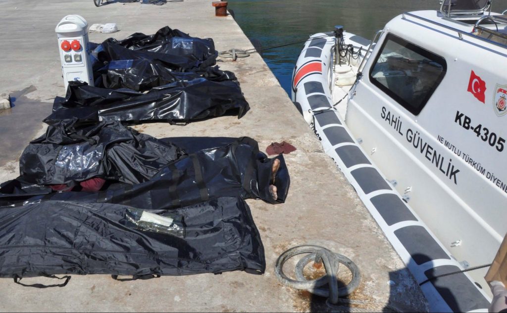 Τουρκία: Εννέα πτώματα ξεβράστηκαν στις ακτές της Αττάλειας – Πιστεύεται ότι σχεδόν όλοι ήταν μετανάστες