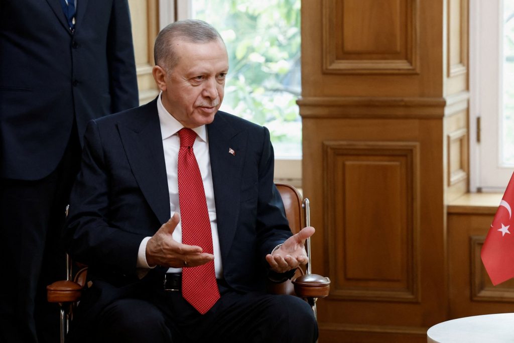 Τα εξοπλιστικά made in Turkiye προωθεί ο Ερντογάν