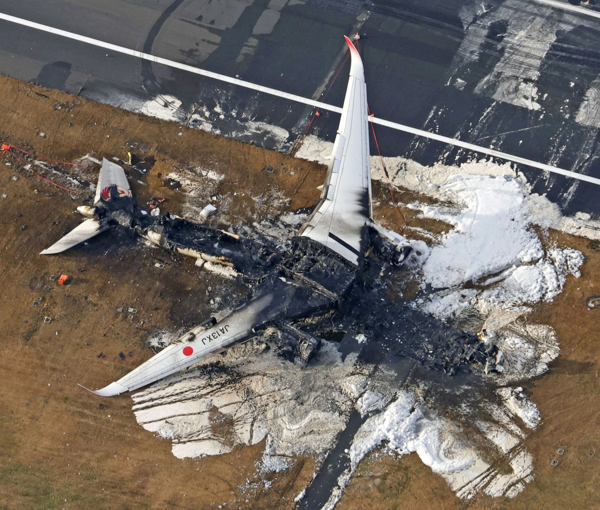 Νέα στοιχεία φέρνει στο φως η Japan Airlines - Παραμένουν άγνωστα τα αίτια της σύγκρουσης