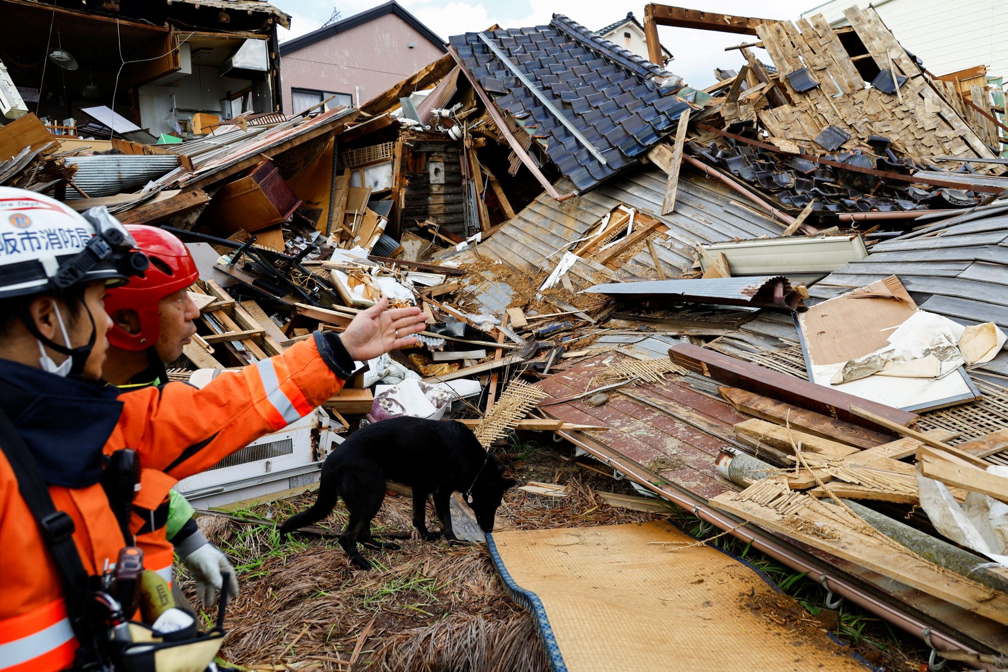 Μάχη με το χρόνο δίνουν οι διασώστες - Στους 78 οι νεκροί από τον σεισμό στην Ιαπωνία
