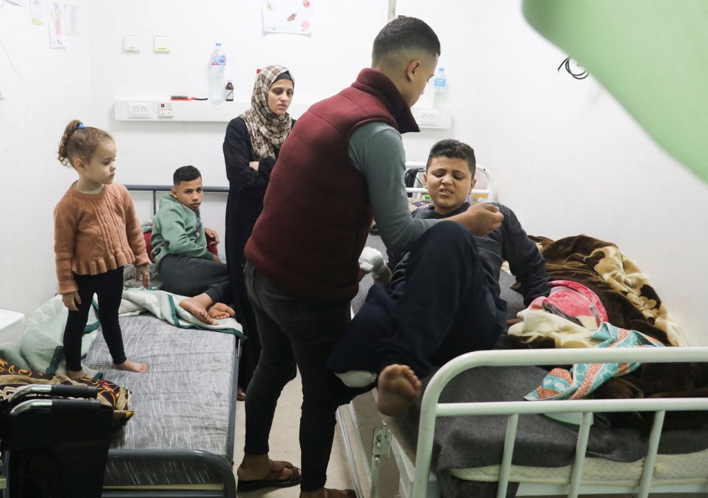 Γάζα: Ασθενείς και γιατροί εγκαταλείπουν τα νοσοκομεία στη Γάζα υπό τον φόβο νέων επιθέσεων