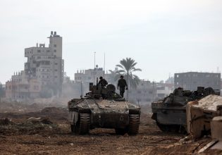 Γάζα: Tεθωρακισμένο ενεργοποίησε εκρηκτικά με τα οποία θα ανατίναζαν τούνελ – Έξι νεκροί στρατιώτες