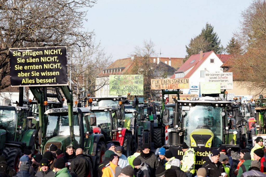 Γερμανία: Η κυβέρνηση καλεί σε συνάντηση τους αγρότες – Υπέρ των κινητοποιήσεων 68% των πολιτών