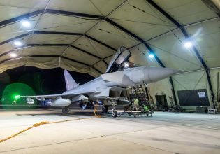 Χούθι: Πόσο επηρέασαν τη στρατιωτική ικανότητά τους τα χτυπήματα ΗΠΑ και Βρετανίας;