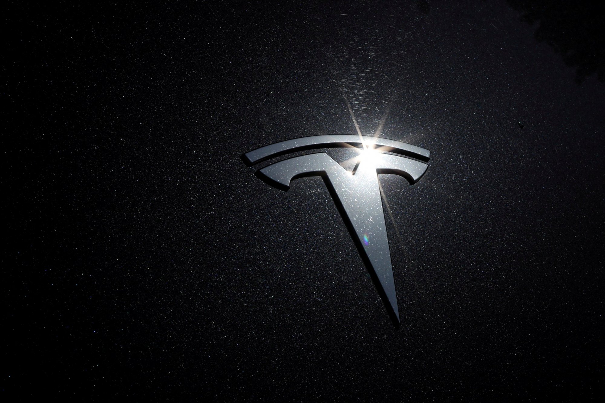 Πότε κυκλοφορεί το επόμενο αυτοκίνητο της Tesla; Φήμες για crossover