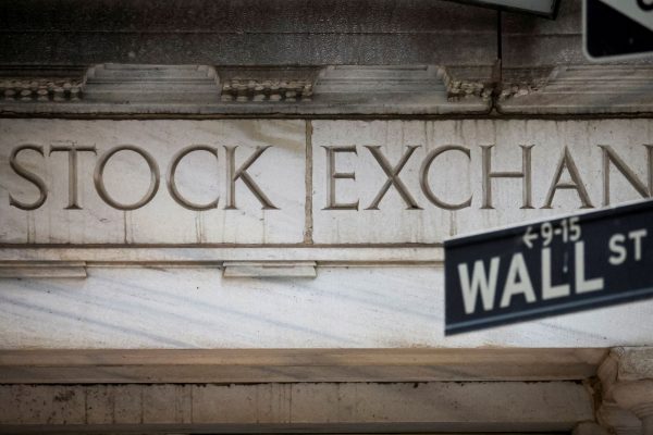 Γιατί «πάγωσαν» τα bonus των τραπεζικών στελεχών της Wall Street
