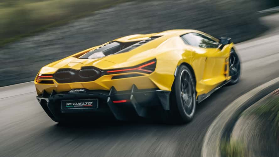 Μακρά λίστα αναμονής για την Lamborghini Revuelto
