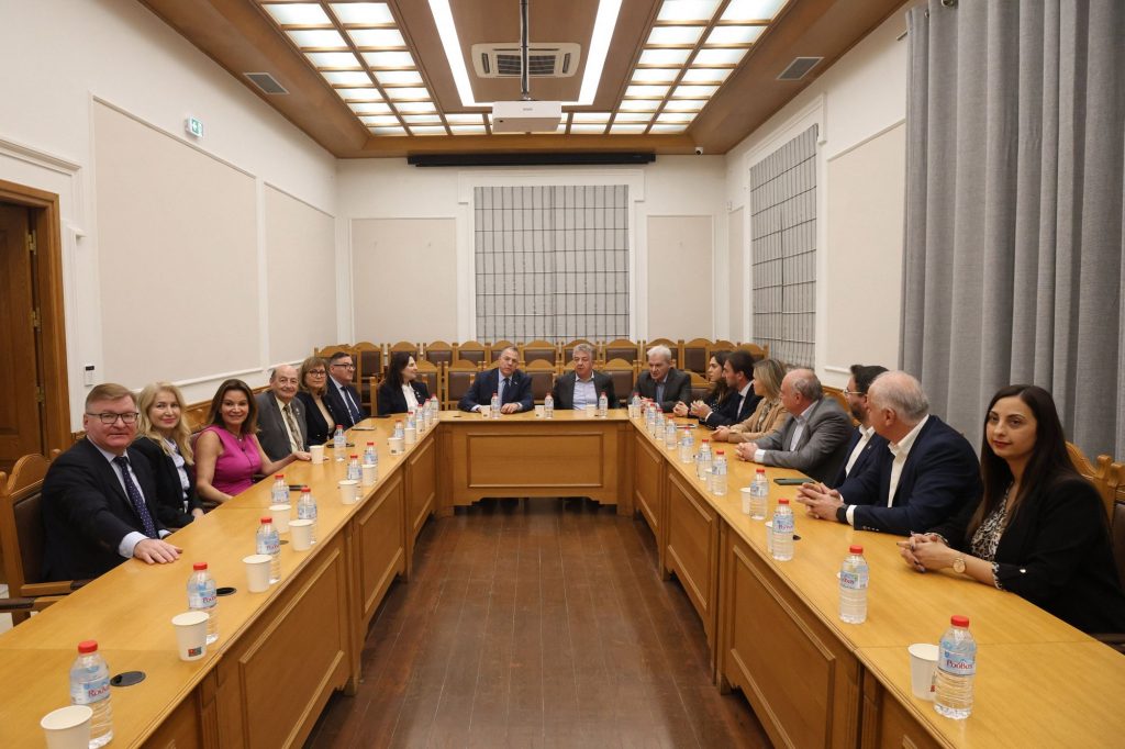 Συνάντηση εργασίας στην Περιφέρεια Κρήτης με το Δ.Σ της Παγκόσμιας Διακοινοβουλευτικής Ένωσης Ελληνισμού