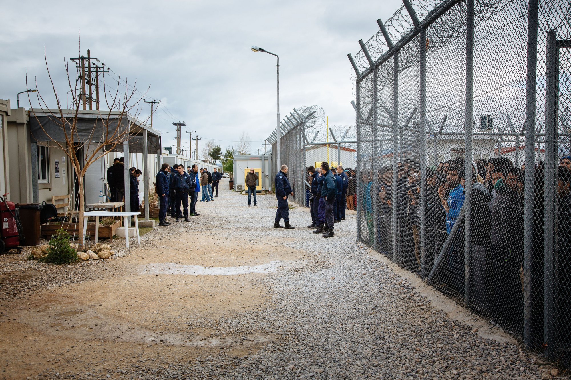 Επεισόδια στο κέντρο κράτησης μεταναστών στην Αμυγδαλέζα - Δύο σοβαρά τραυματίες