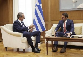 «Θα αστειεύεστε, βέβαια», λέει ο Μητσοτάκης για τον Κασσελάκη